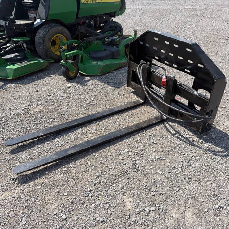 #406 • 60" HYD ADJUSTABLE PALLET FORKS
