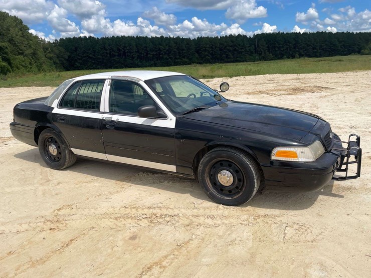 2007-ford-crown-victoria-4-door-police-interceptor-no-title-image-4