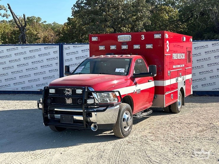2018-dodge-3500-image-1