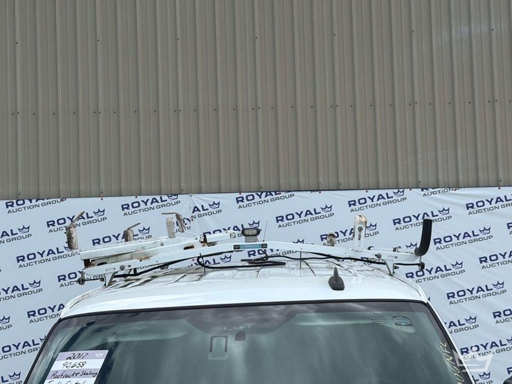 2017-chevrolet-express-2500-image-33