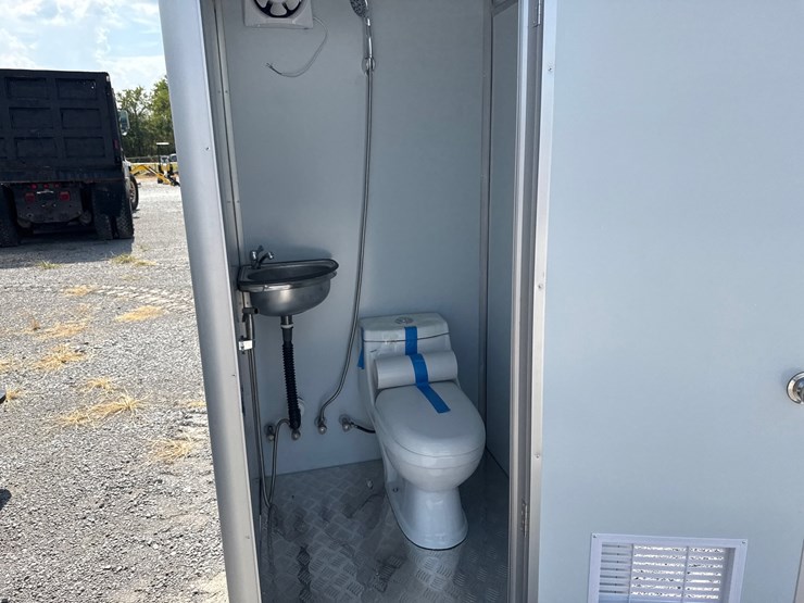 #185-•-portable-restroom-image-5