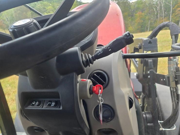 #26371-•-case-farmall-115u-tractor-image-40