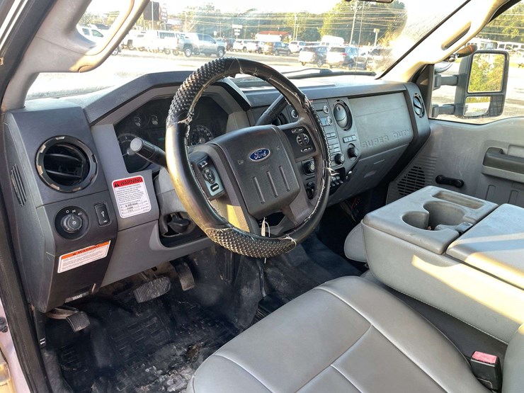 2013-ford-f550-image-11