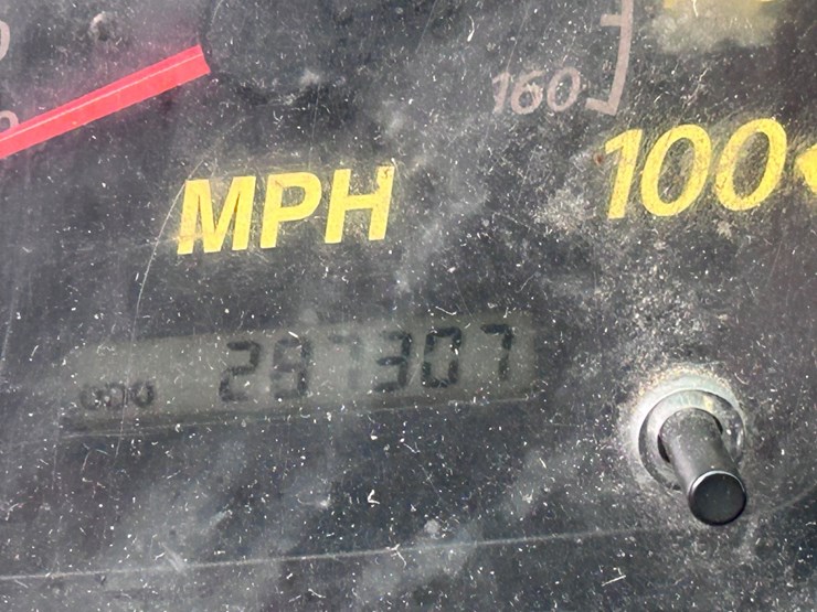 #230-•-2007-isuzu-refrigerated-16’-box-truck-image-23
