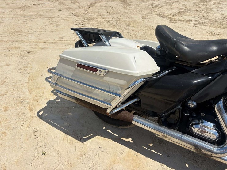 2015-harley-davidson-road-king-flhp-police-motorcycle-(38,134-miles)-image-19