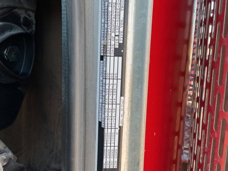 1996-peterbilt-379-image-27