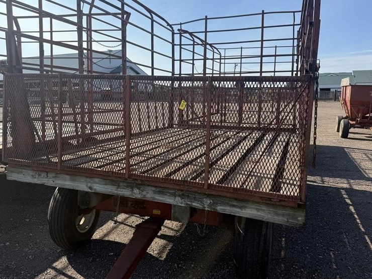 #106-•-16'-bale-rack-image-3