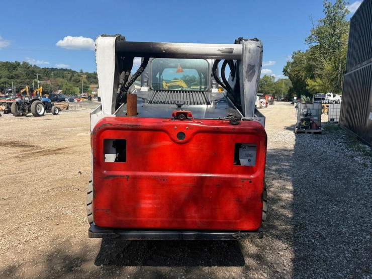 2023-bobcat-s740-image-3