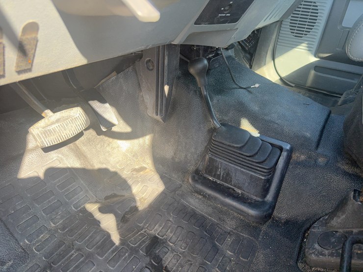 2011-ford-f550-image-22