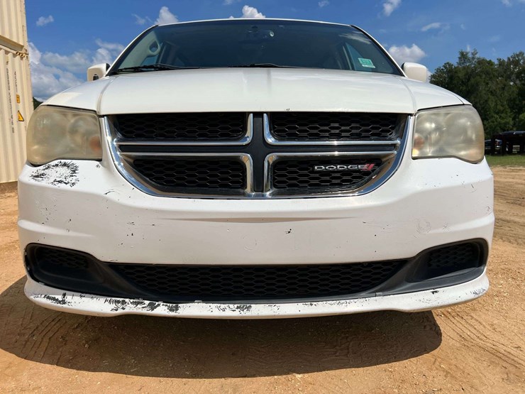 2013-dodge-grand-caravan-image-5