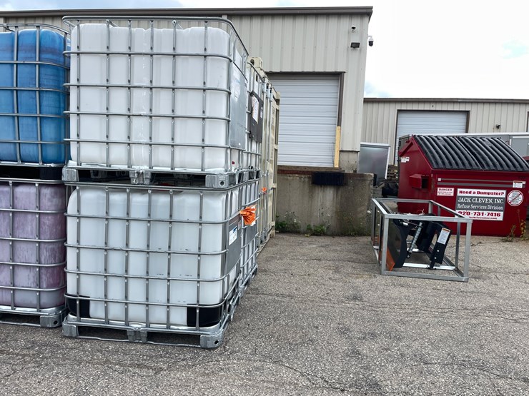 #9044-•-(2)-275-gallon-ibc-caged-totes-(of)-image-1