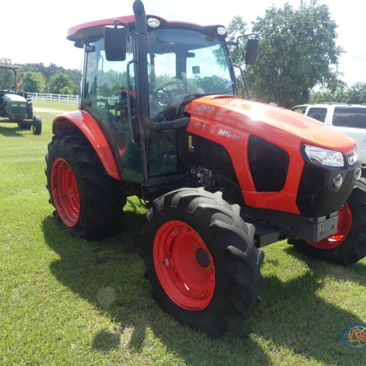 2022 KUBOTA M5-111D