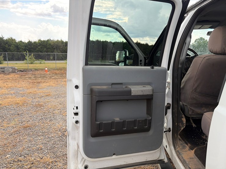 2013-ford-f350-image-39
