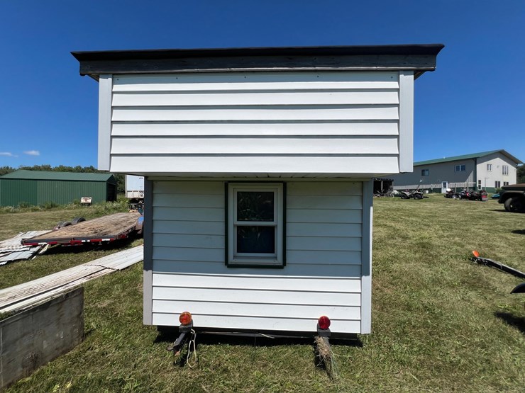 #5711-•-ice-shack-on-wheels-image-3