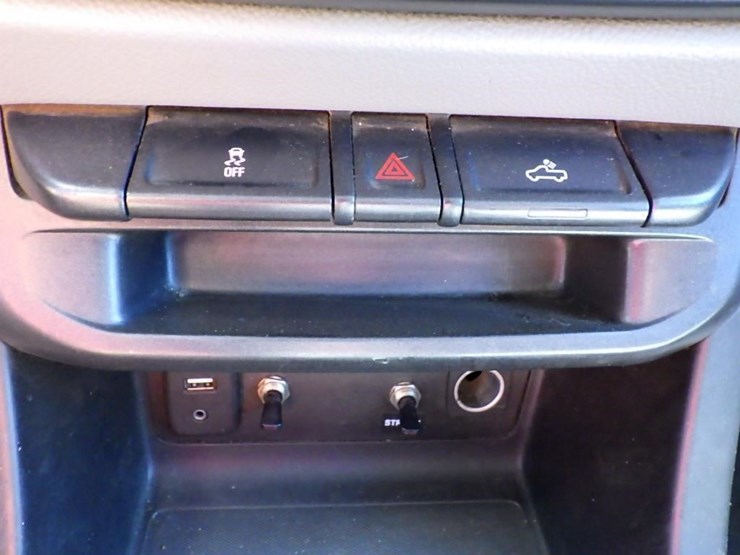 2016-chevrolet-colorado-image-25