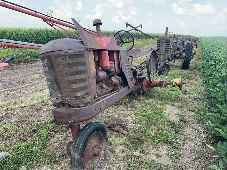 massey-harris-parts-tractor-image-1