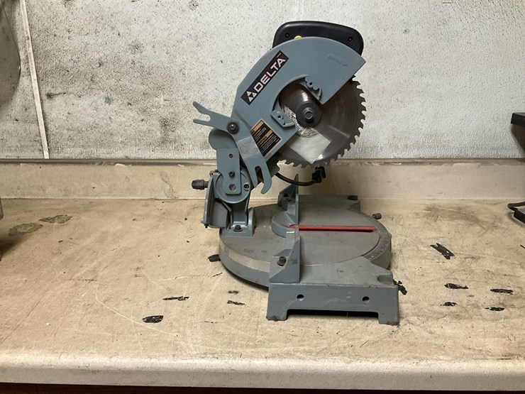 #117-•-delta-8-1/4"-compound-miter-saw-image-6