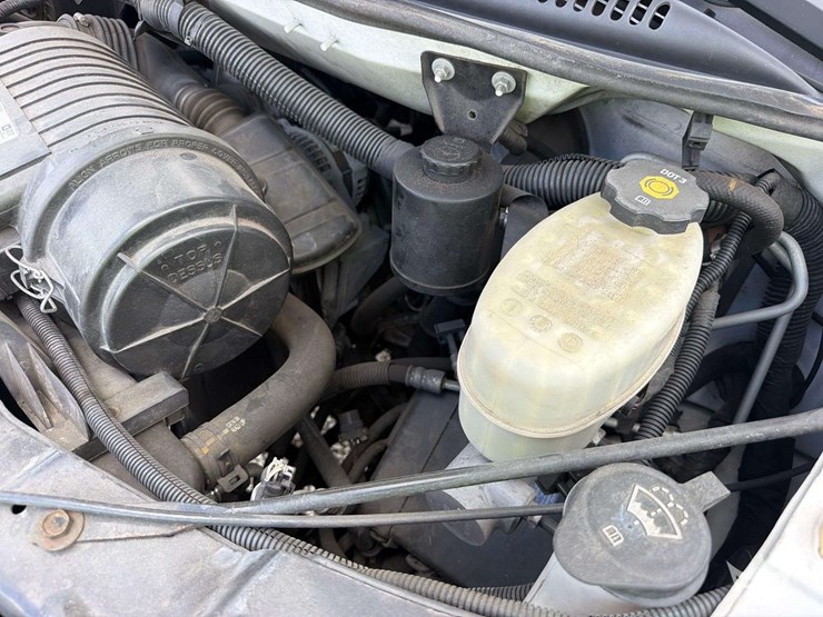 2017-chevrolet-express-2500-image-9