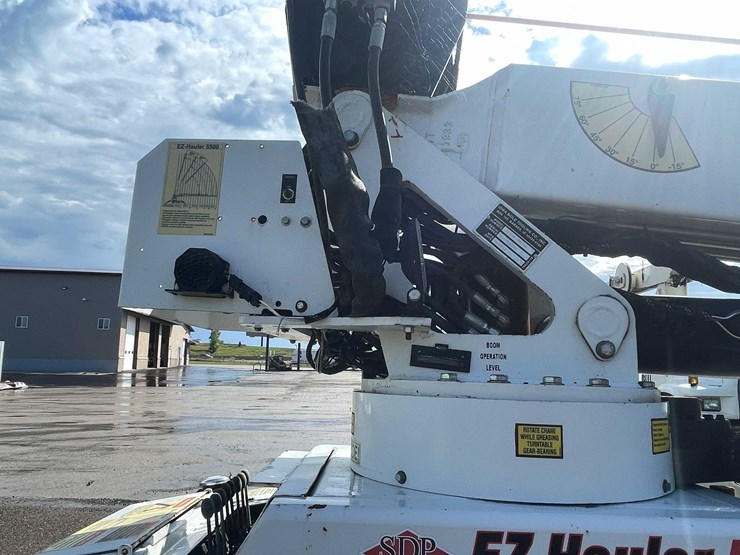 2012-sdp-ez-hauler-5500-image-37