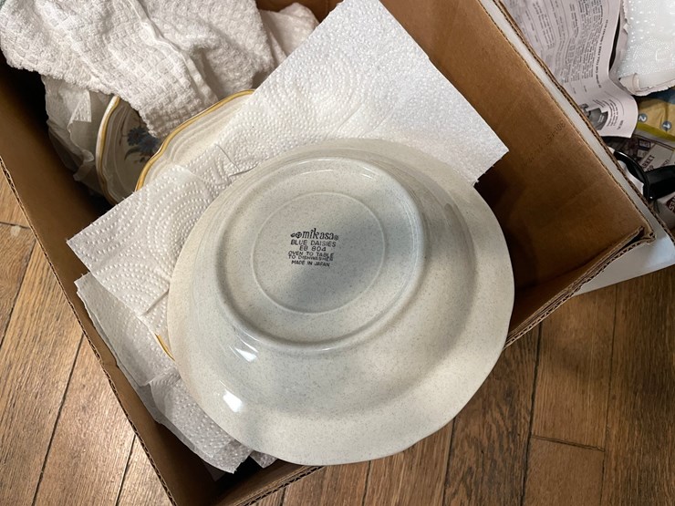 #6251-•-various-household-items-image-10