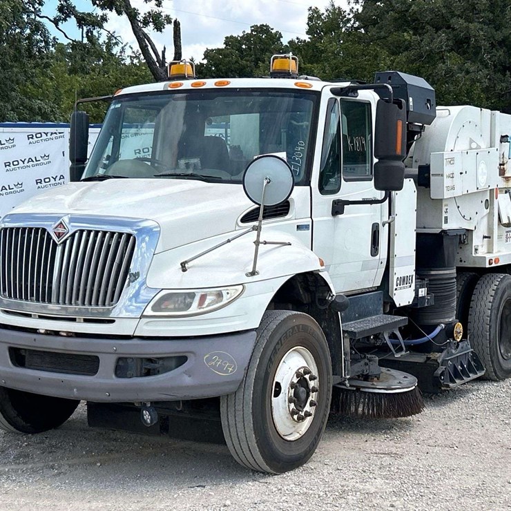 2014 INTERNATIONAL DURASTAR 4300