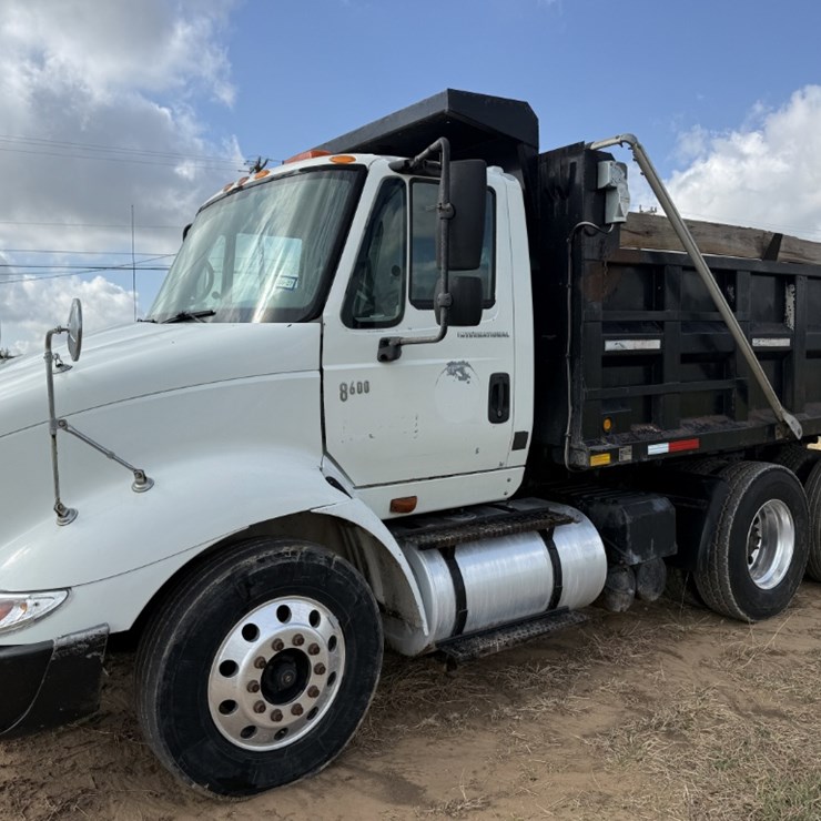 2004 INTERNATIONAL TRANSTAR 8600