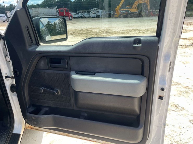 2011-ford-f150-xl-image-17