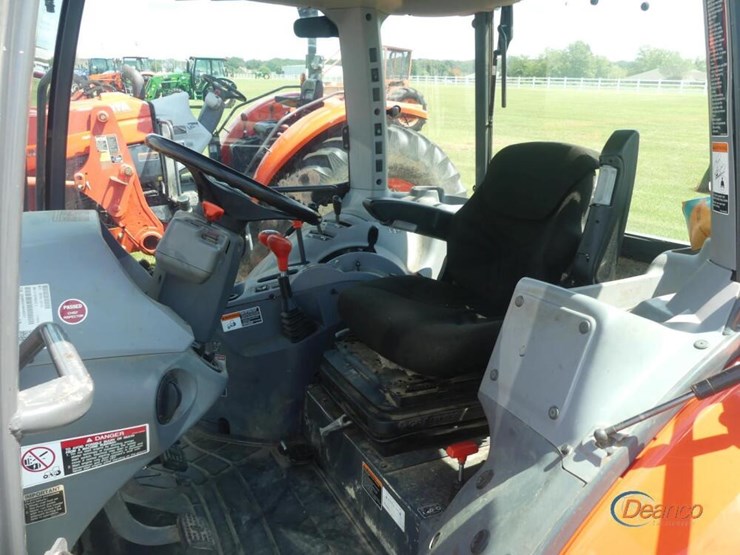 2022-kubota-m5-111d-image-10