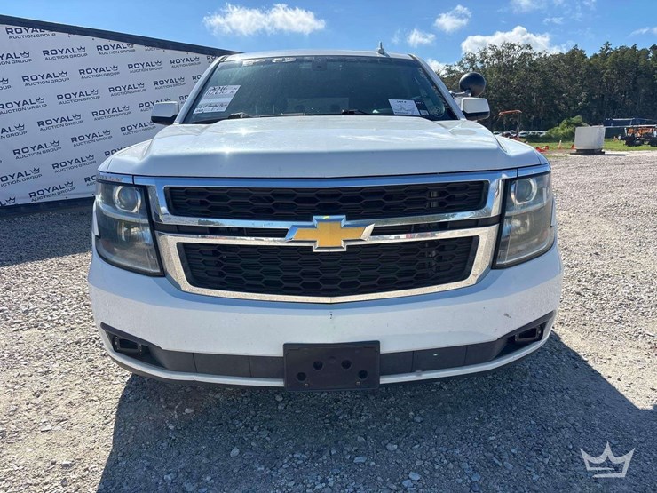 2016-chevrolet-tahoe-image-25