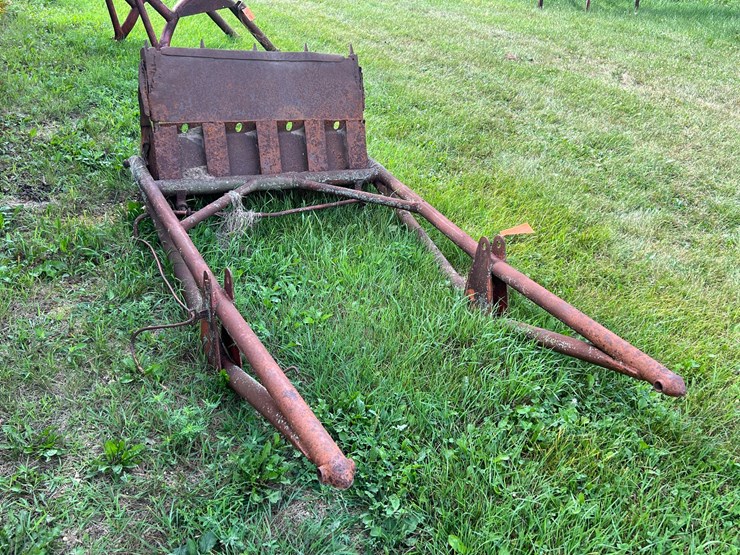 #5708-•-tractor-loader-arms-and-bucket-image-3