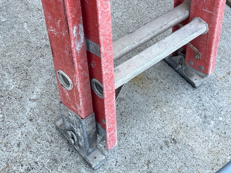 #9141-•-28'-extension-ladder-(03)-image-5