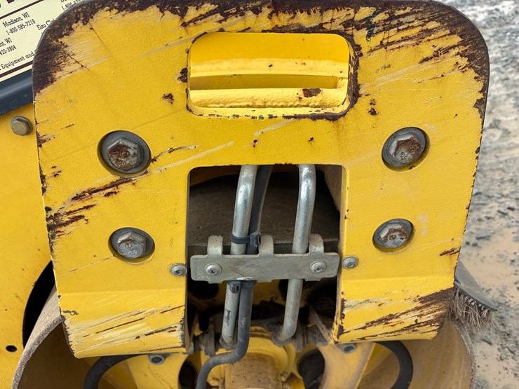 2011-bomag-bw120ad-4-image-57