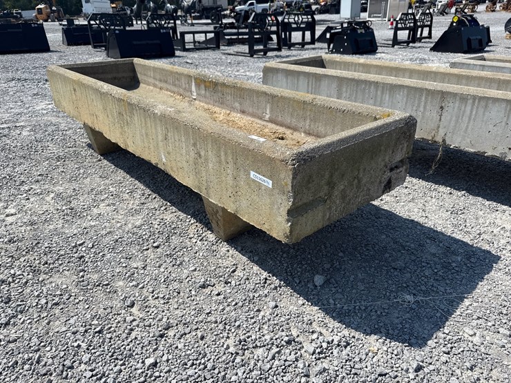 #556-•-8’-concrete-livestock-bunk-feeder-image-1