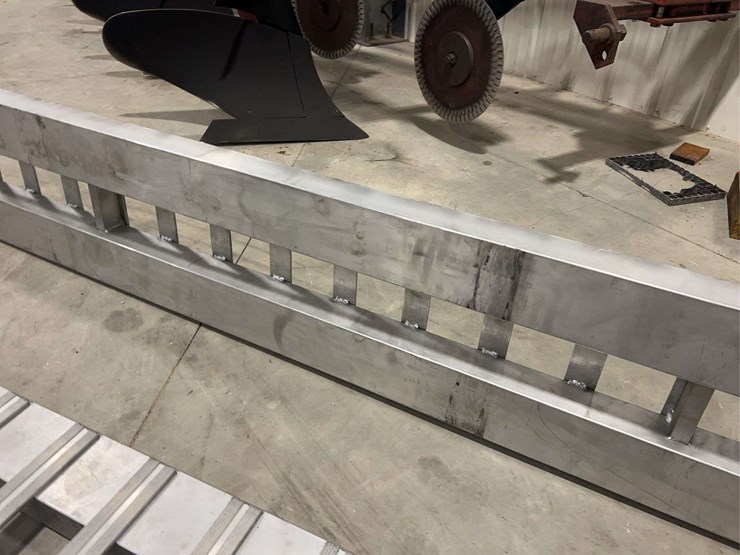 (2)-14’-aluminum-ramps-image-11