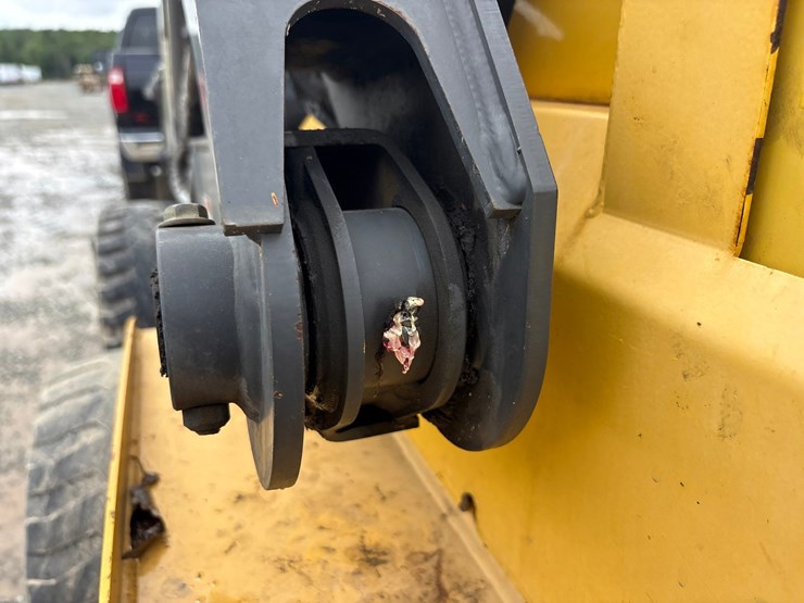 2019-new-holland-l228-image-26
