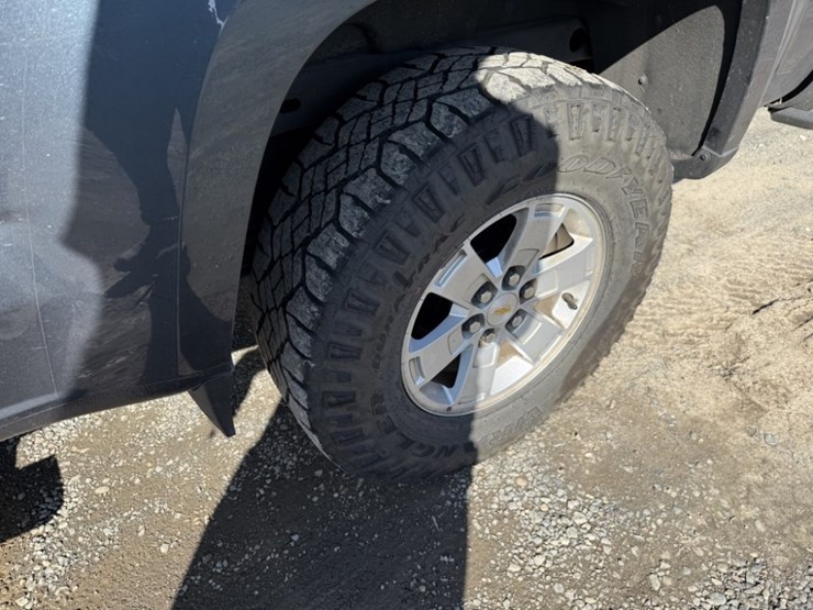 2019-chevrolet-colorado-image-11