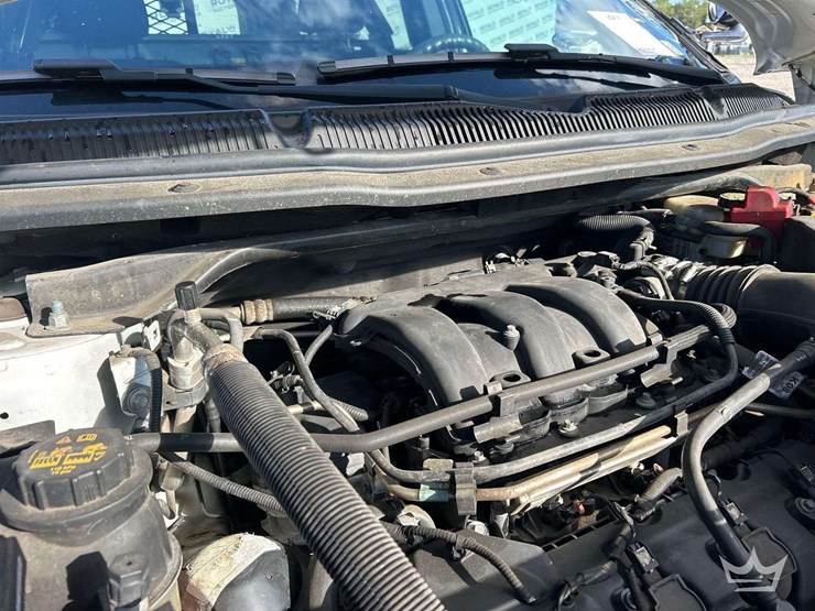 2017-ford-explorer-image-8