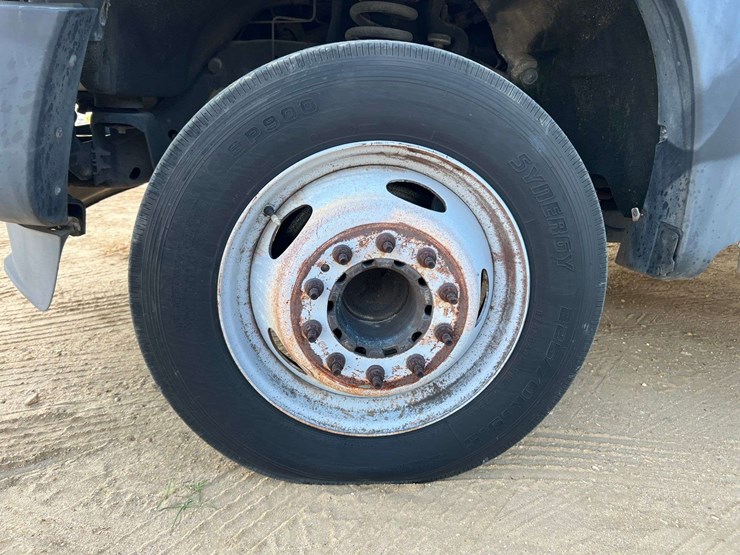 2013-ford-f550-image-9