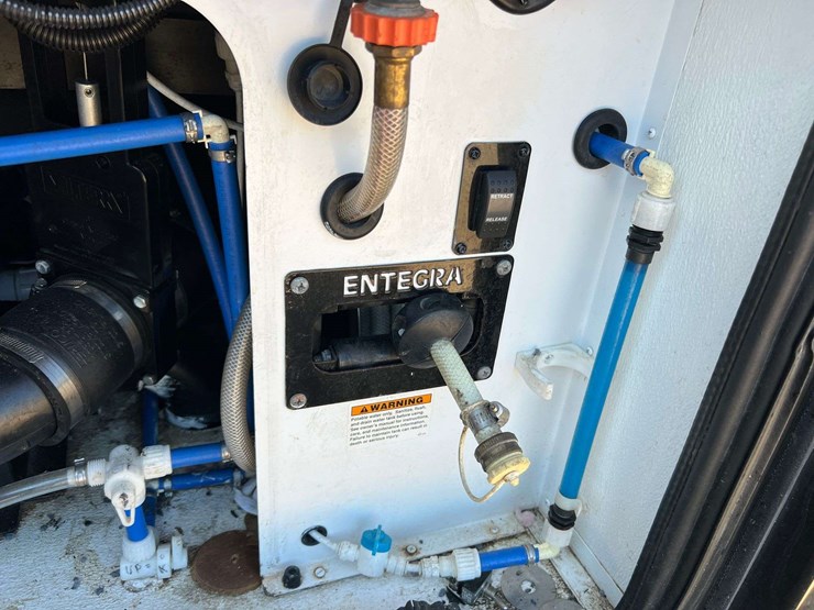 2016-entegra-coach-aspire-44b-mountain-master-luxury-diesel-pusher-motorhome-(51,192-miles)-image-46