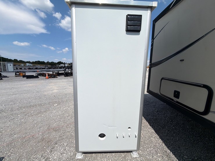 #202-•-portable-restroom-image-4