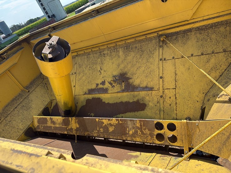 new-holland-972-image-11
