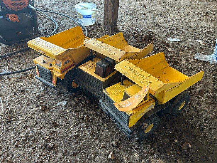 #6277-•-(3)-toy-dump-trucks-image-2
