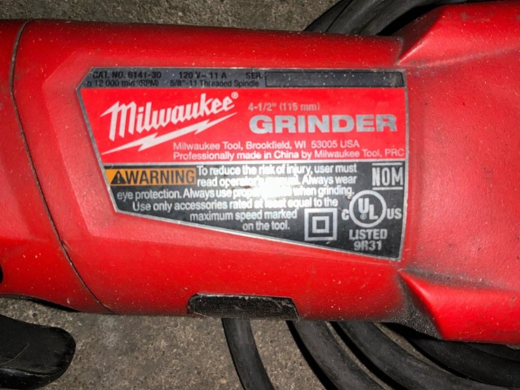 #104-•-2-milwaukee-4-1/2"-corded-angle-grinders-and-ridgid-wet&dry-shop-vac-image-7