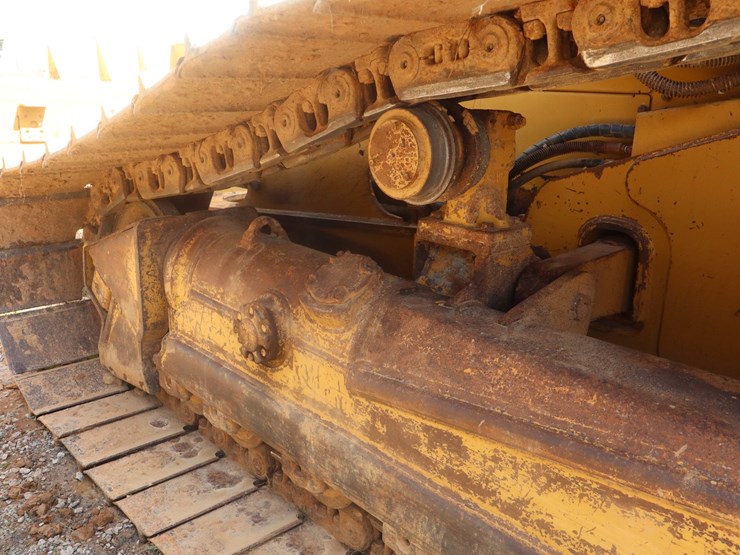 2014-caterpillar-d6n-image-12