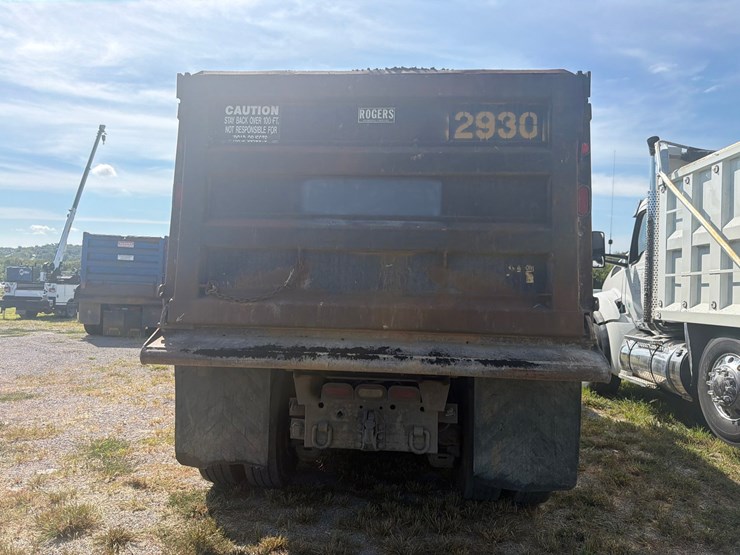 #265-•-2006-mack-cv713-granite-tri-axle-dump-truck-image-7