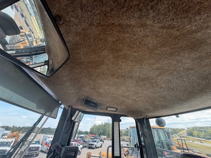 2014-deere-824k-image-21