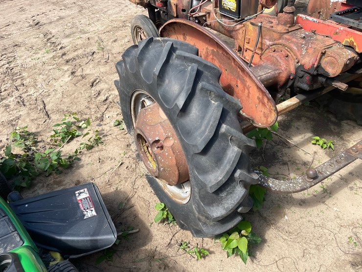 #1621-•-farmall-b-tractor-image-15