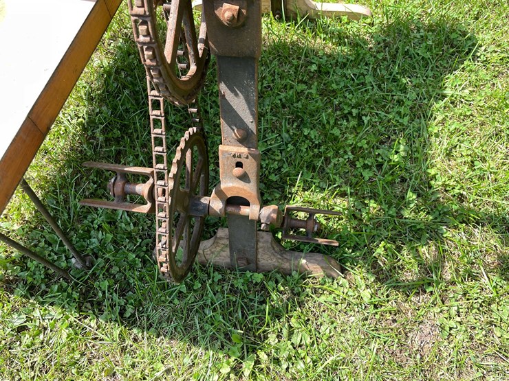 #1648-•-treadle-scroll-saw-image-6