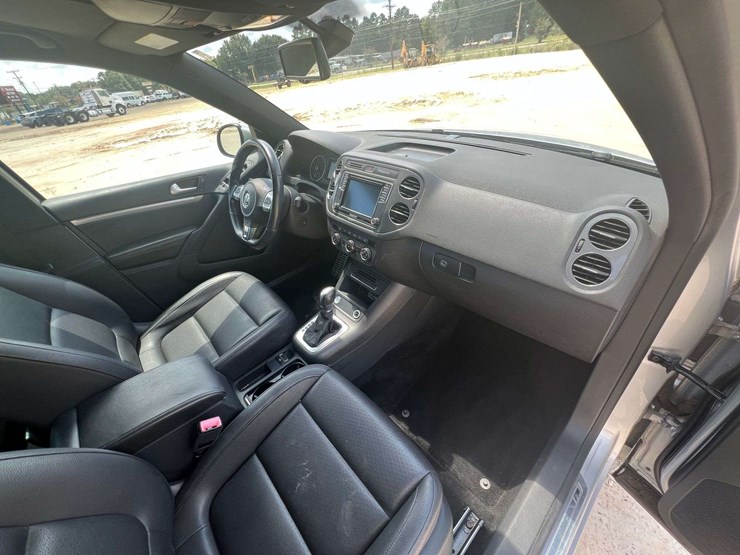 2016-volkswagen-tiguan-image-18
