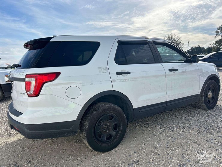 2019-ford-explorer-image-3